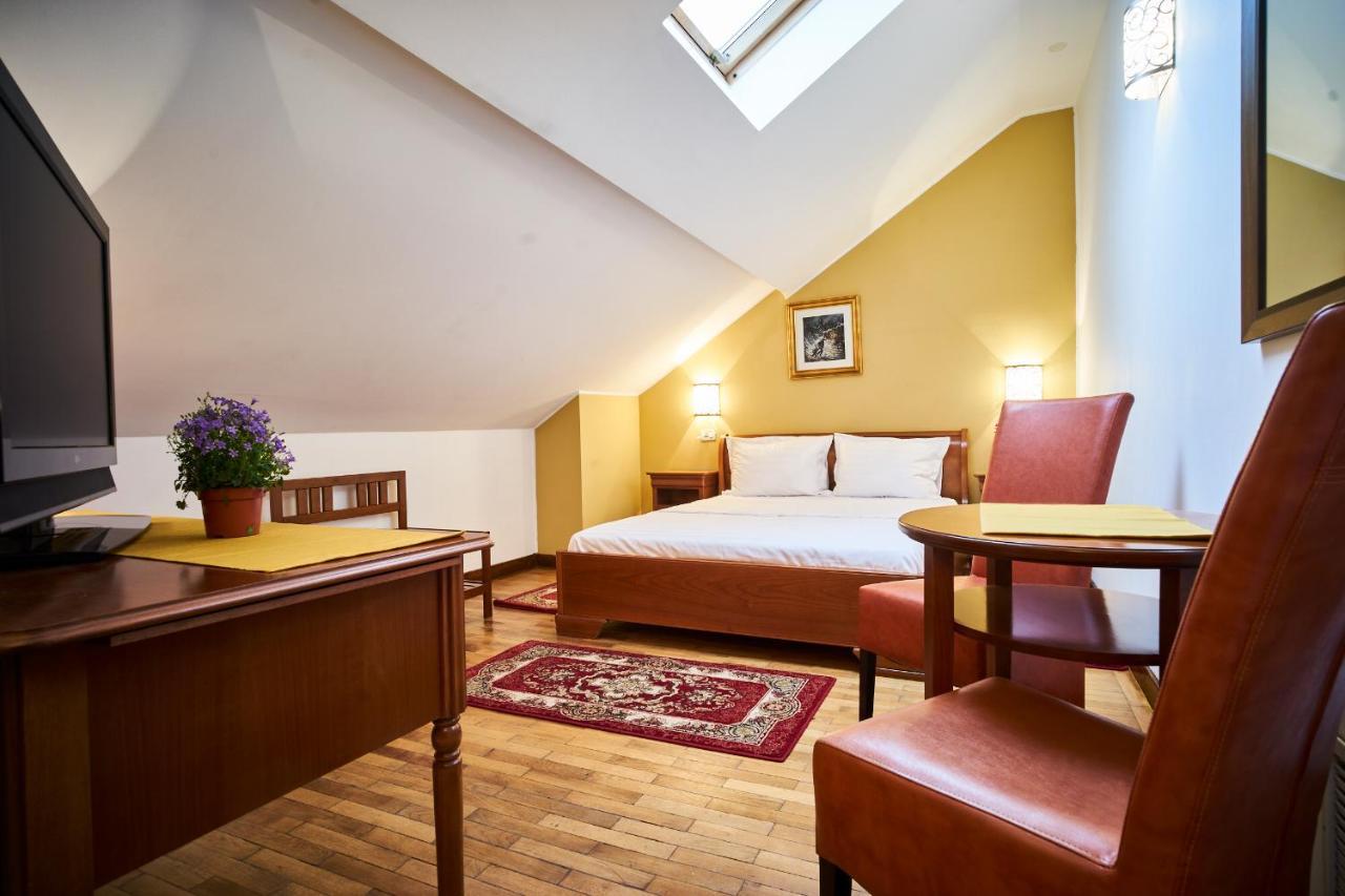 Cozy Attic Room V Bucareste Exterior foto