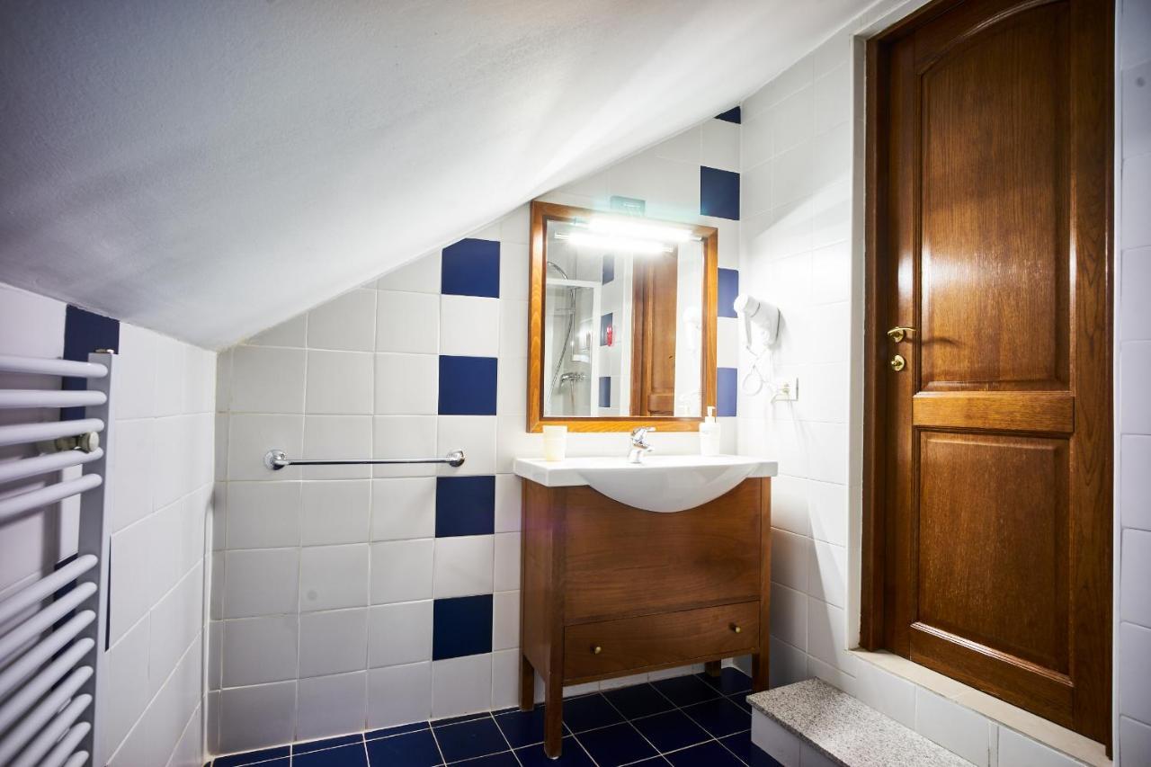 Cozy Attic Room V Bucareste Exterior foto