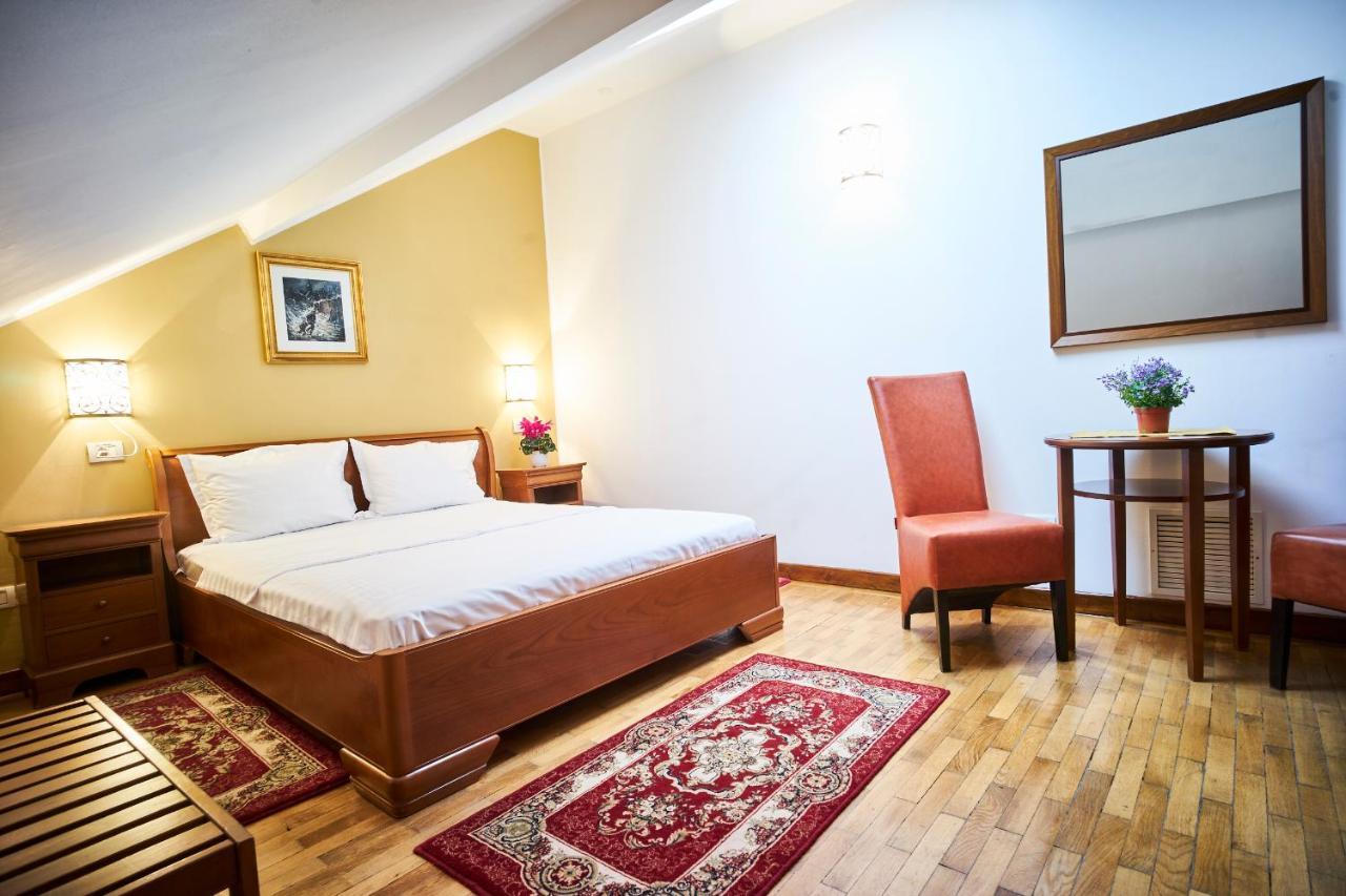 Cozy Attic Room V Bucareste Exterior foto